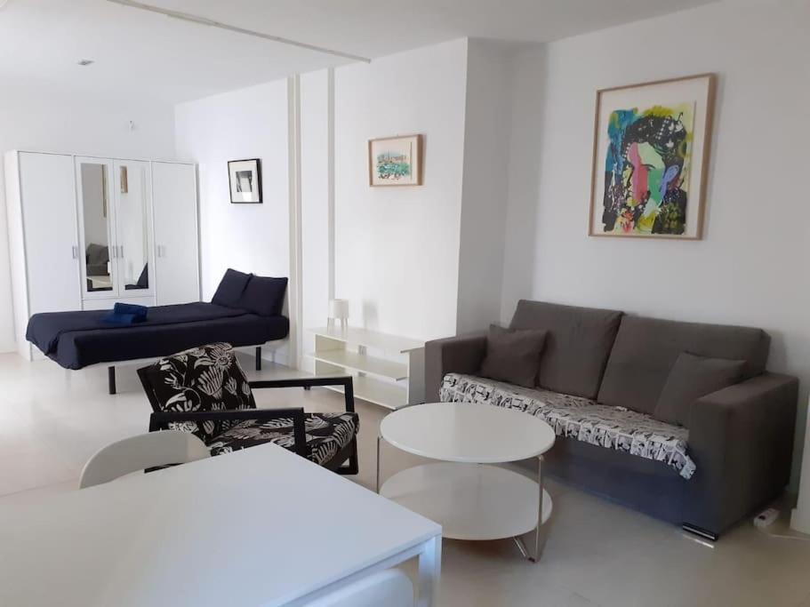 Cosy Flat / Literally At The Foot Of Alhambra Leilighet Granada Eksteriør bilde